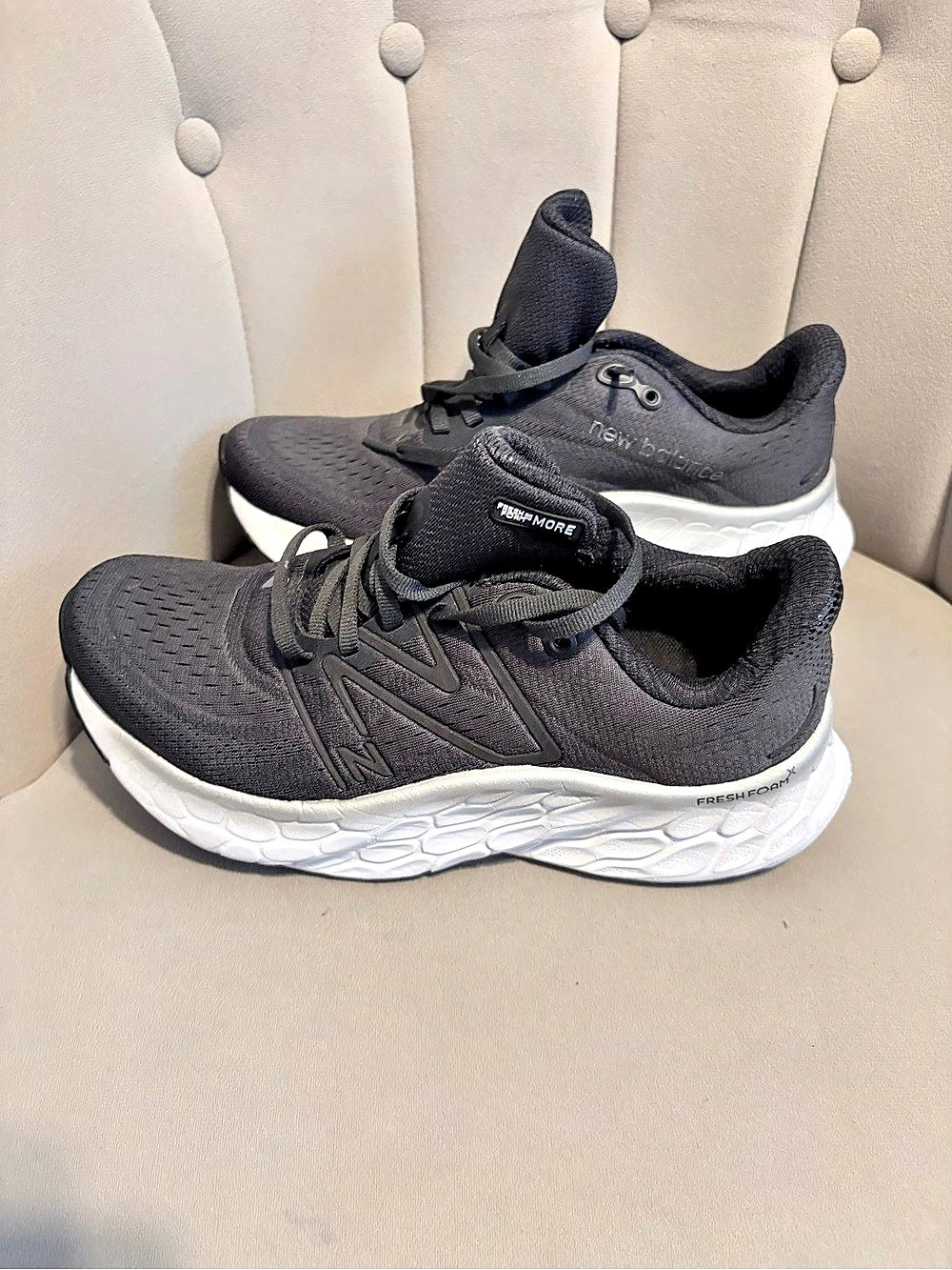 New Balance Fresh Foam X More v4 Athletic Shoes Black & White US 6.5 W